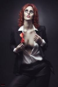 Puppet open suit Portrait